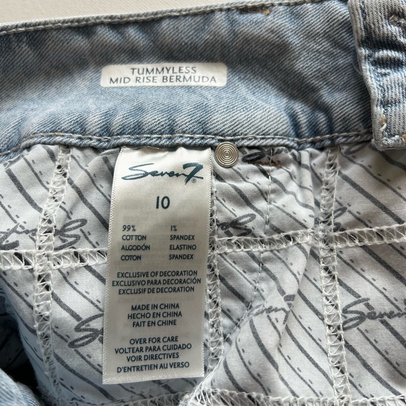 EUC Seven 7 Rainbow Piping Pride Raw Hem Jean Shorts 🌈🌈 (D2) - Picture 10 of 13